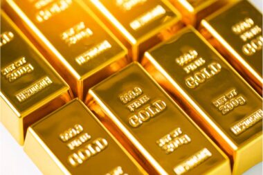 Investir dans l'or  une stratégie sûre en période d'incertitude économique 